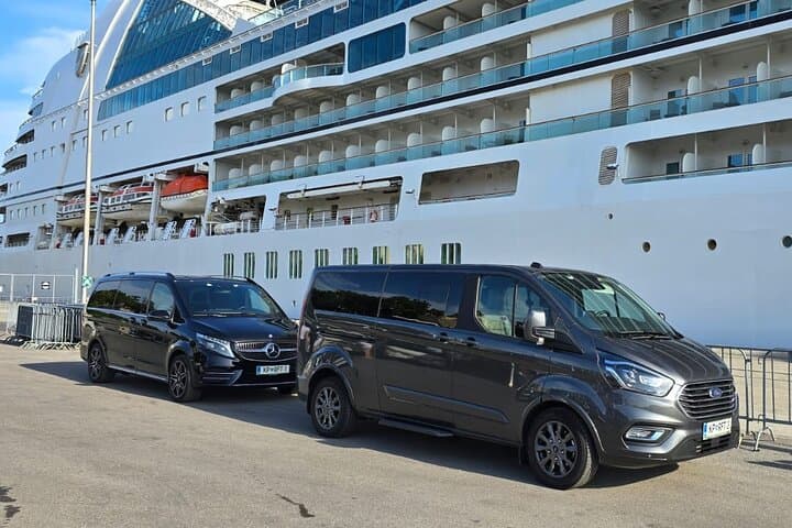 Private transfers: Hotels, Airports and Cruise ship terminals