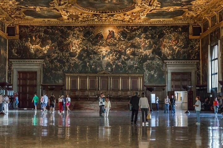 Venice: Doge's Palace Guided Tour With Tickets & Optional Gondola