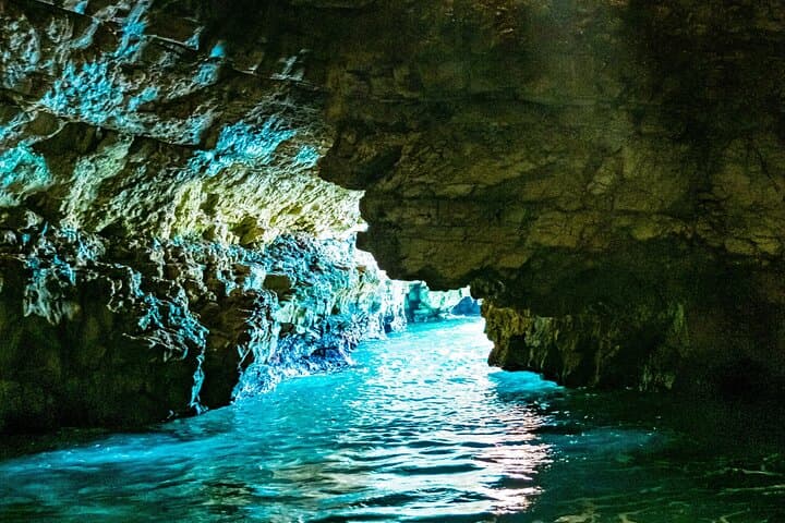 Polignano a Mare luxury boat tour, aperitif, diving and snorkeling