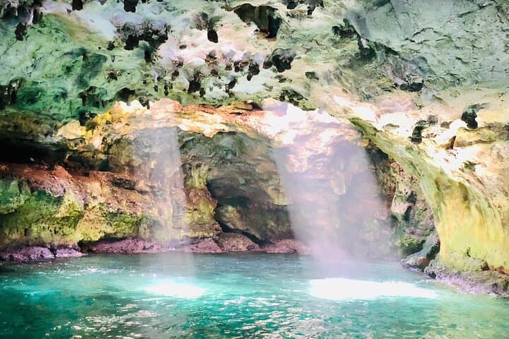 The Grotto of Love, in Polignano a Mare, is a small marine cavity hidden among the cliffs. The crystal clear waters are reflected on the rocks, creating a romantic and suggestive atmosphere
