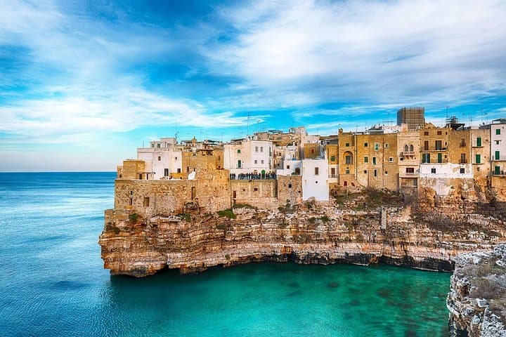 Private Tour in 3 Towns: Locorotondo, Monopoli, Polignano a mare.