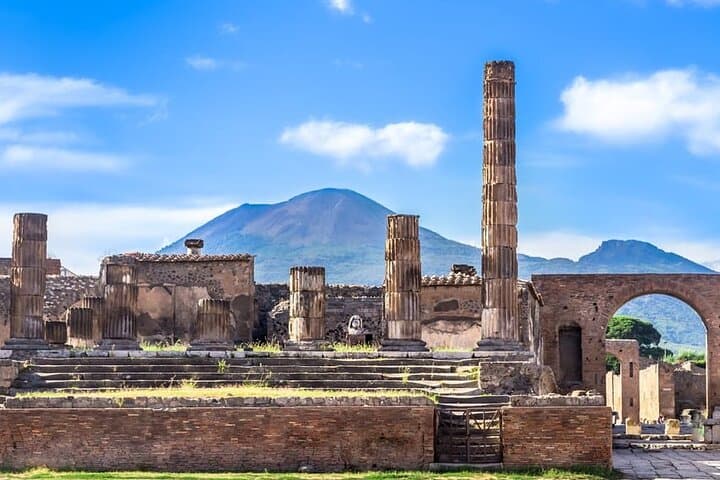 Private excursion from Rome to the archaeological site of Pompeii