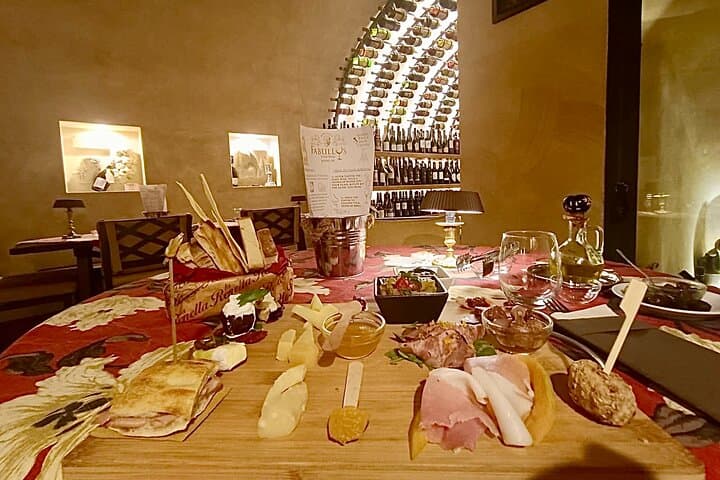 Rome Pantheon Visit and Top Food Tasting with Wine Pairing