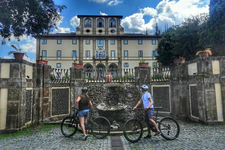Rome: Frascati Vineyard Bike Tour with Train Tickets