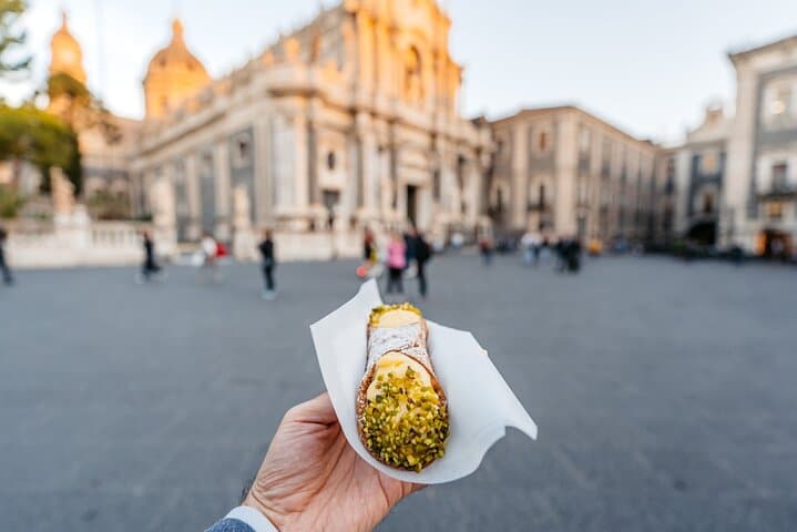 Milan Gourmet Food and Drinks Private Tour with Highlights