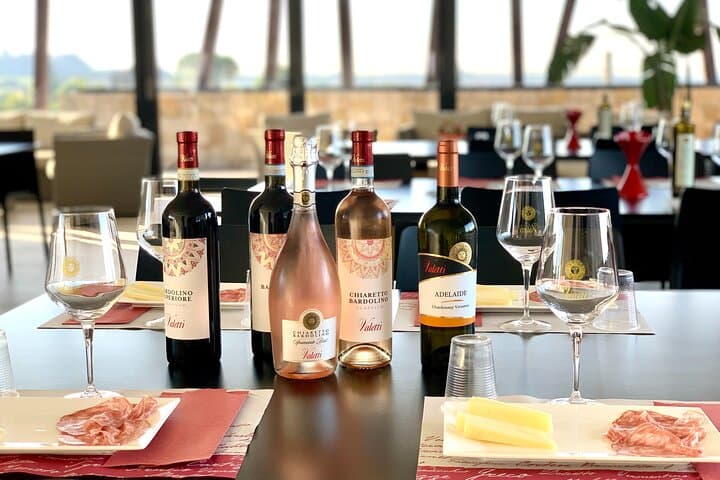 Tasting in the panoramic lounge with lake view