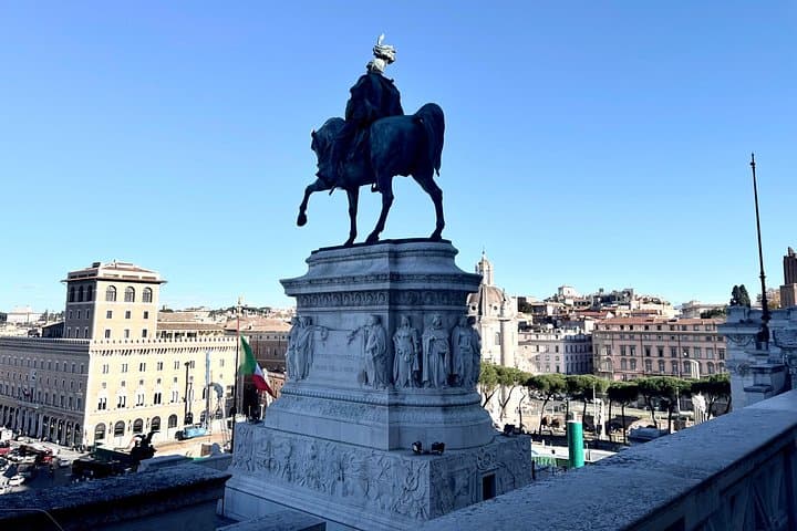 Group or Private Tour of Rome’s Iconic Altar with Panoramic Views