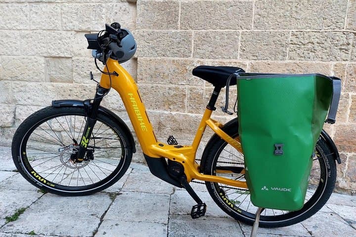 Lecce: Top Quality E-Bike Rental