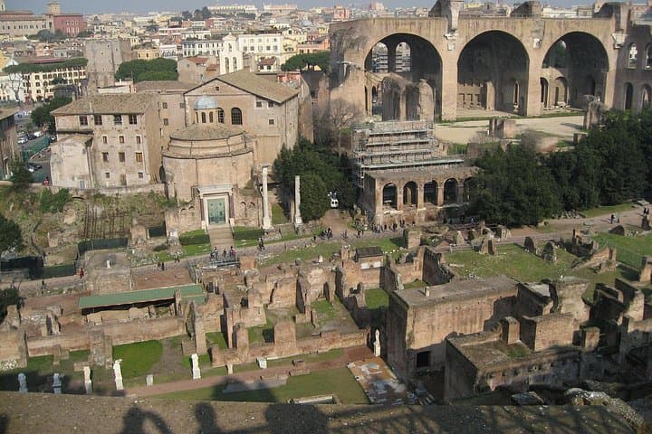 Rome: VIP Colosseum Underground Guided Tour