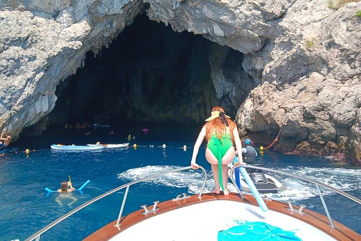 Private Amalfi Coast Half-Day Boat Tour with Snorkeling