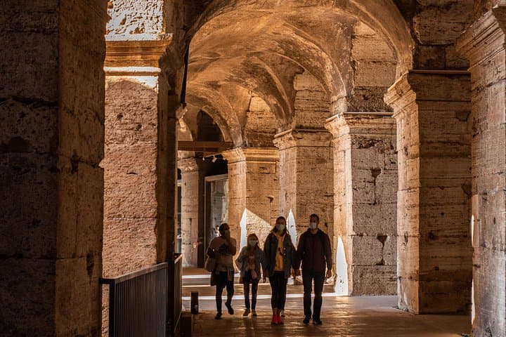 Roma: Colosseum, Forum, and Palatine Hill Local Guided Tour