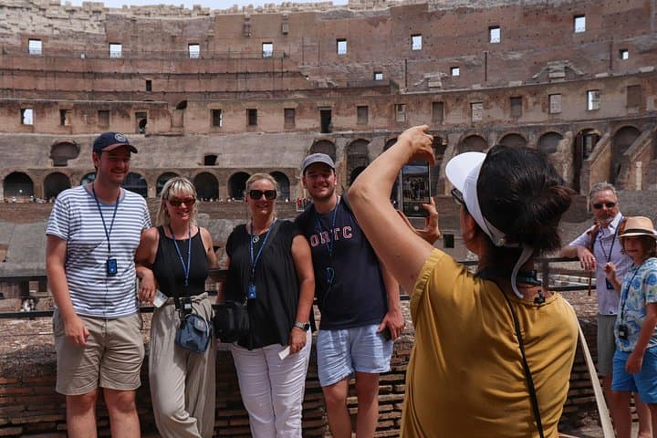 Roma: Colosseum, Forum, and Palatine Hill Local Guided Tour