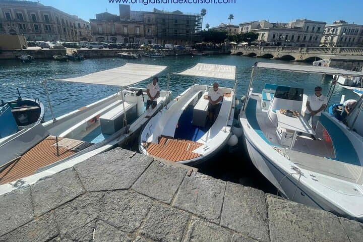 Siracusa Boat excursion island of ortigia and sea caves
