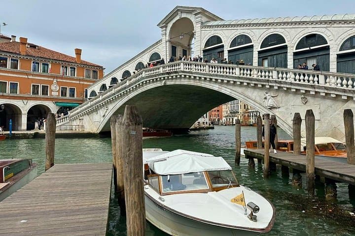 Venice Private Grand Canal Highlights & Rialto Bridge Boat Tour