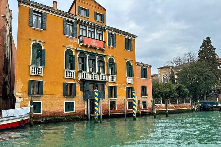 Venice Private Grand Canal Highlights & Rialto Bridge Boat Tour