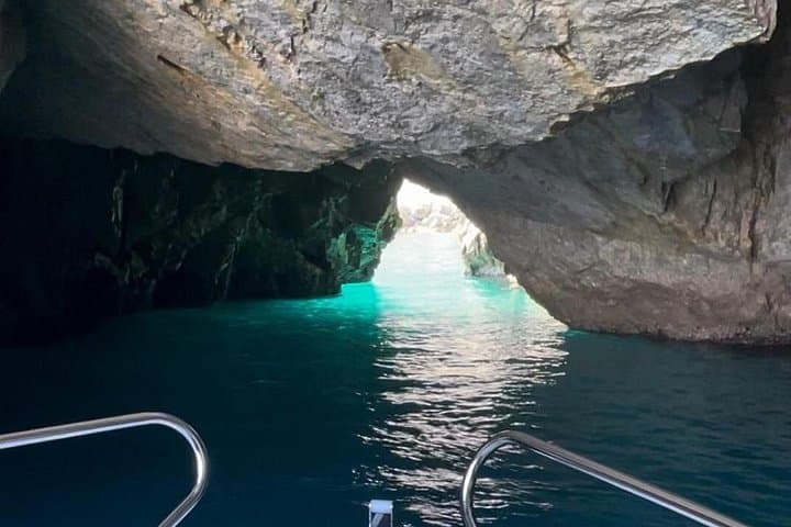 4-Hour Boat Tour of Capri