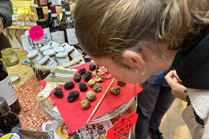 Gourmet Street Food and Guided Sightseeing Tour In Rome