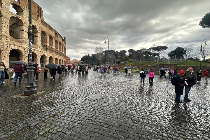 Guided Tour Colosseum, Forum, Palatine and Mamertine Prison