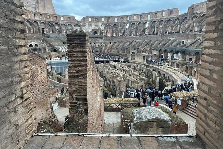 Discover Rome Colosseum and Arena Walking Tour