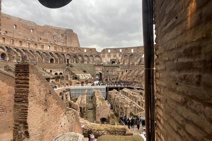 Discover Rome Colosseum and Arena Walking Tour