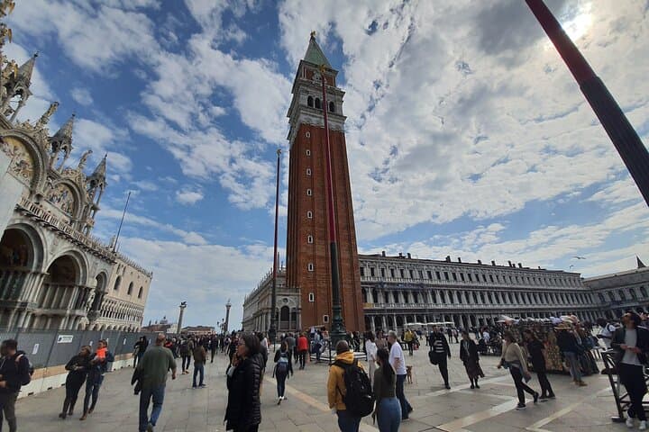 Venice Traditional Eateries Food Crawl and Guided Tour