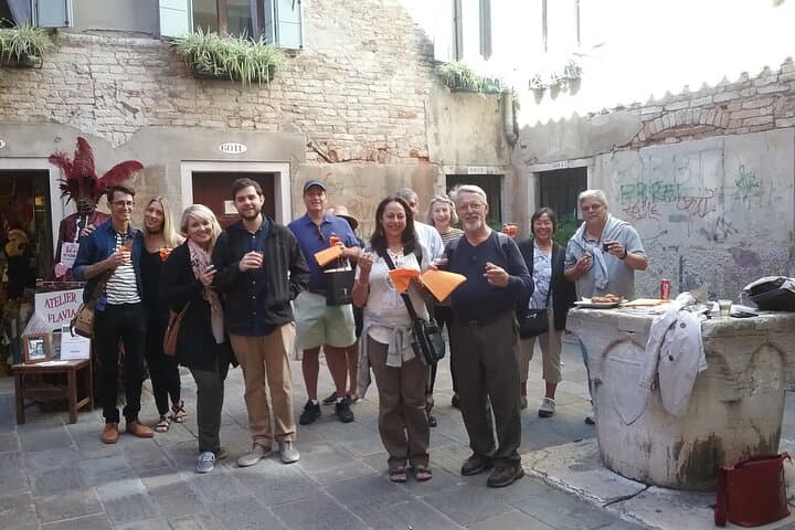 Venice Traditional Eateries Food Crawl and Guided Tour