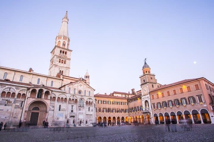 Modena: Discover the Food, Market & City Highlights Tour