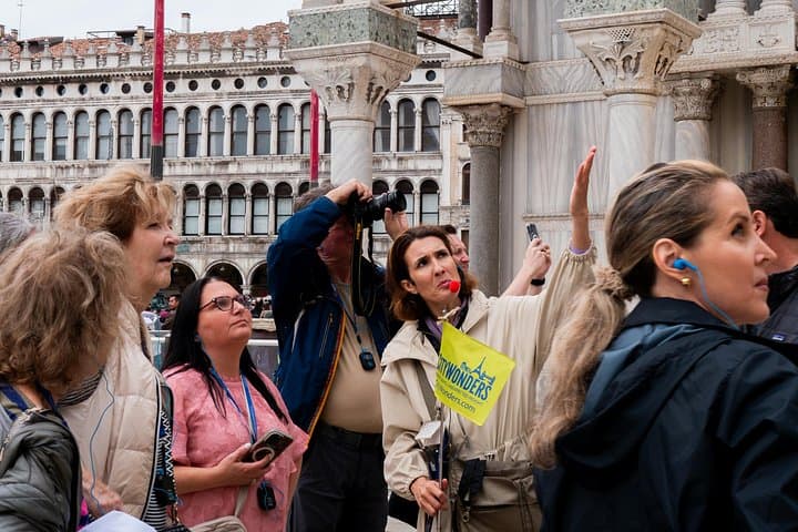 St. Mark’s Basilica & Doge’s Palace Guided Tour with Gondola Ride