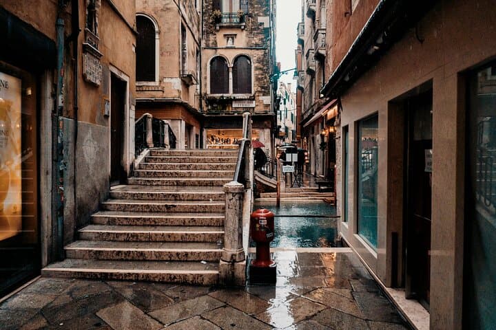 Venice Gondola Ride and Walking Guided Tour