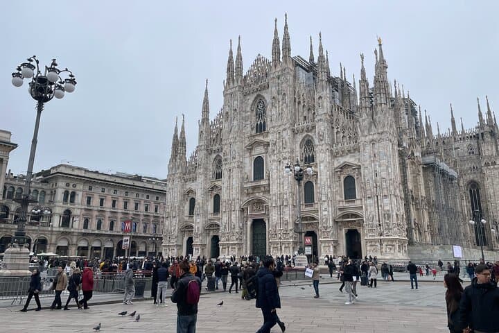 Milan History & Street Food Tour with Wine Tasting