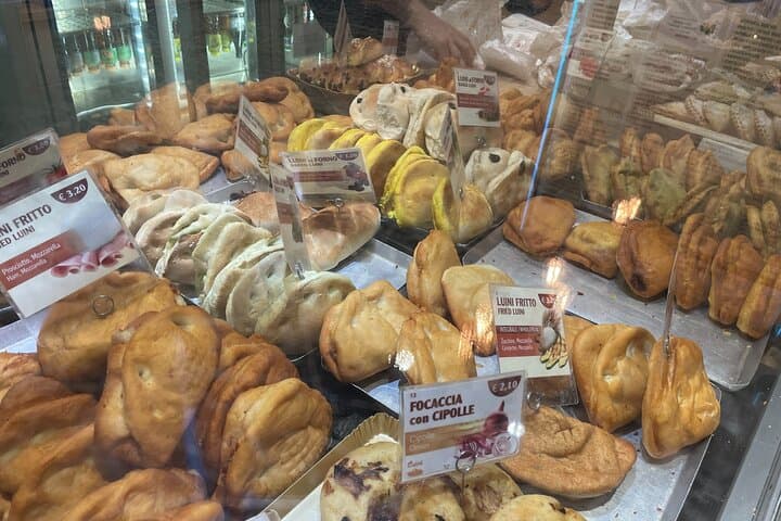 Milan History & Street Food Tour with Wine Tasting