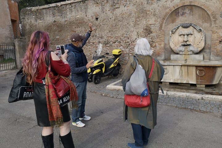 Small-Group Rome Walking Tour: Aventine Hill & Circo Massimo