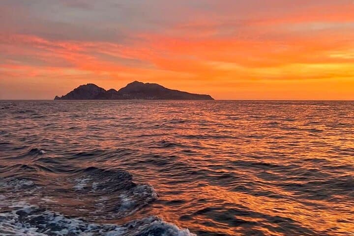 Sunset at Faraglioni rocks - unforgettable overnight stay – Capri
