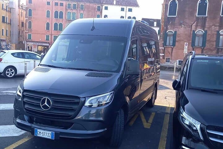 Private Transfer from Venice Marco Polo Airport to P-le Roma