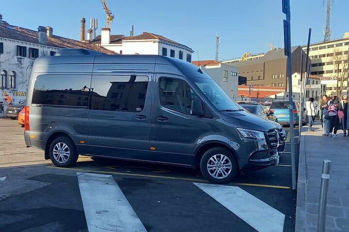 Private Transfer from Venice Marco Polo Airport to P-le Roma