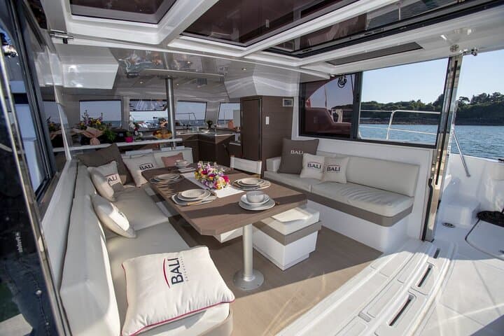Catamaran trip and overnight stay in Palermo with meals for 8 people