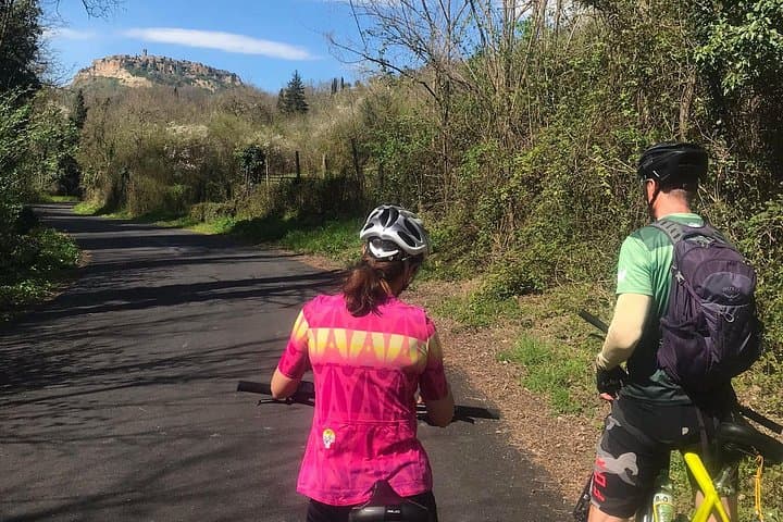 PRIVATE Civita di Bagnoregio and Orvieto Wine Tasting -Ebike tour