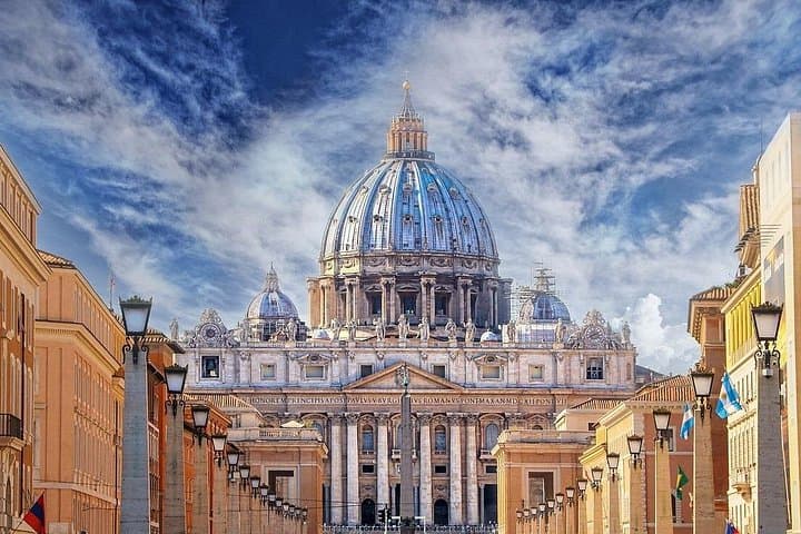 Vatican Visit at St. Peter's Basilica with Skip Line and Audio