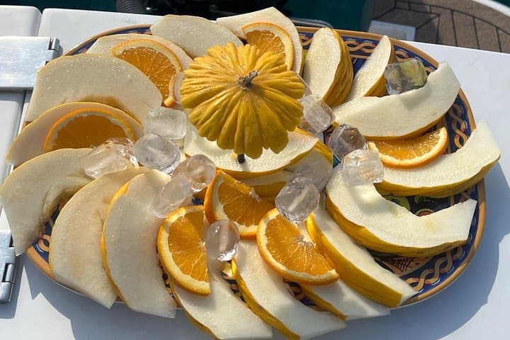 Boat excursion in Cefalù and snorkeling 3 hours fruit and drink