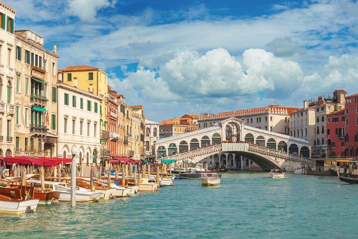 Venice Private Gondola Ride: Explore Hidden Canals and Sights