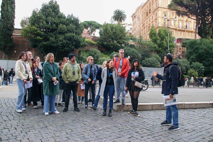 Rome: Colosseum Arena Floor, Roman Forum and Palatine Hill Tour