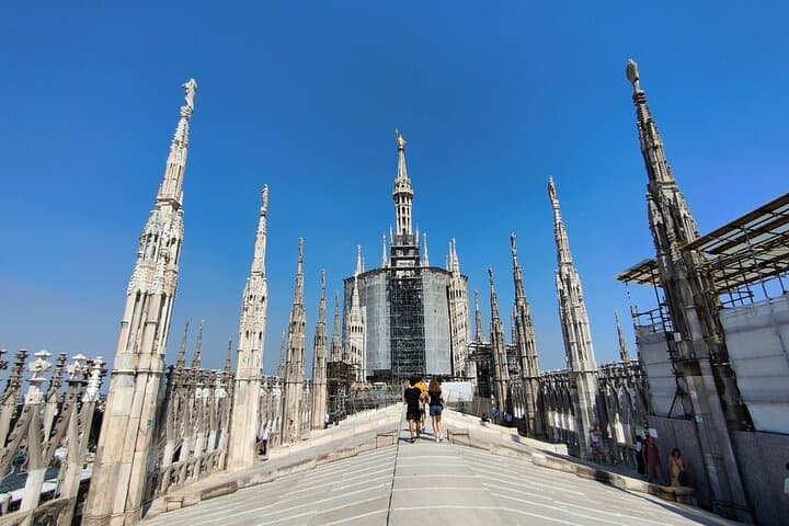 Milan: Private Duomo Rooftop Terraces and Last Supper Tour