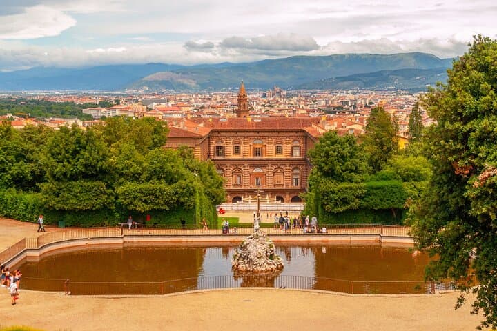 Florence: Palazzo Pitti & Boboli Gardens Private Guided Tour