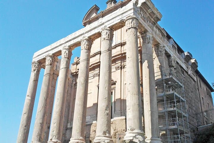 VIP Colosseum Tour with Ancient Rome Forums and Emperors' Palace