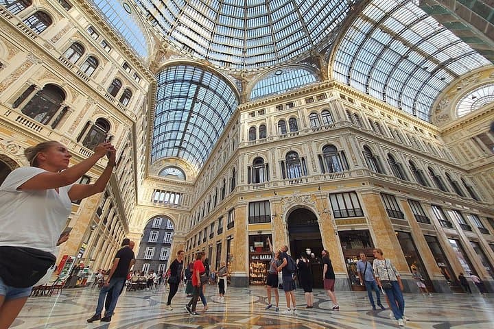 Naples Street Food Tour and Guided Sightseeing with Local Expert