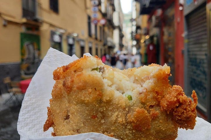 Naples Street Food Tour and Guided Sightseeing with Local Expert