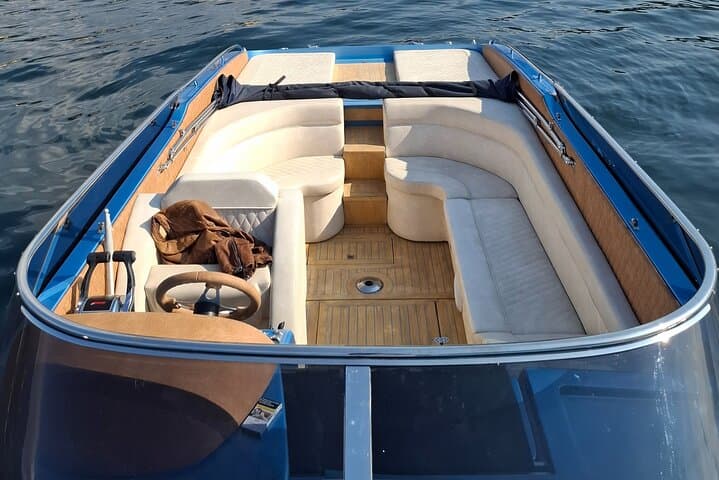 3 to 4h Private Lake Como Speedboat Tour with Prosecco & Swimming