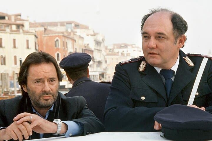 Walk with Brunetti in Venice (tour to Murano included)-PRIVATE