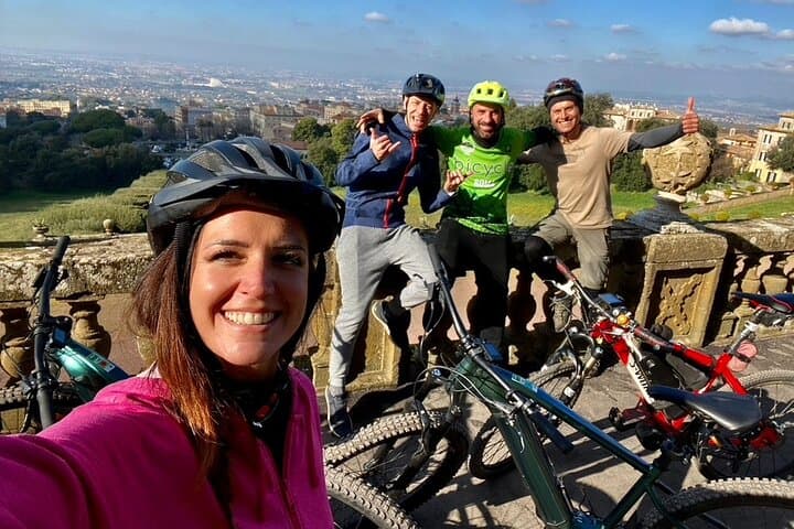 Rome: Frascati Vineyard Bike Tour with Train Tickets