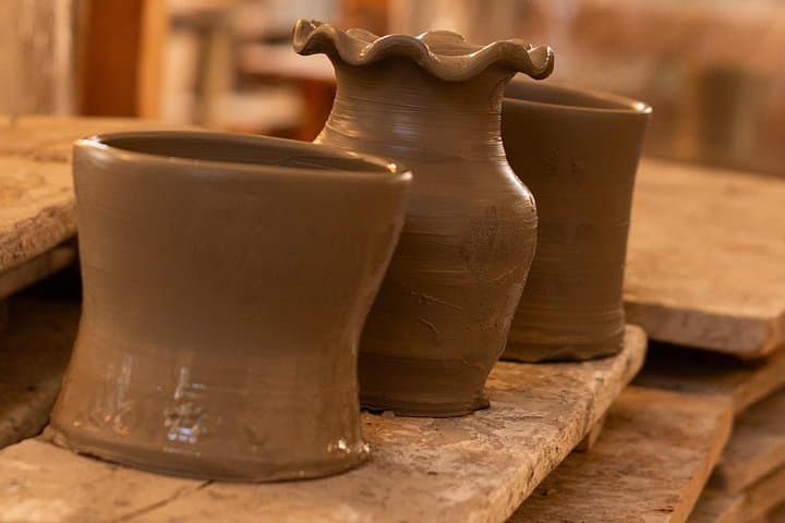Model Ceramics in the Laboratory of a Masseria with aperitif
